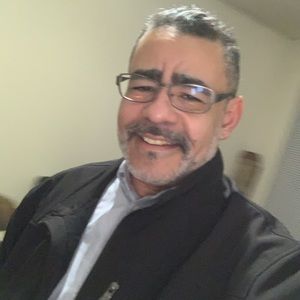 Meet your Posher, Elcio